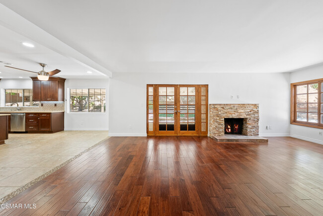 Building Photo - 11075 Oso Ave