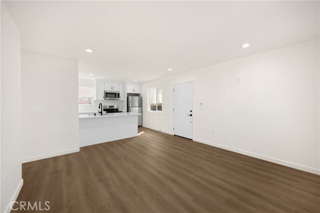 Building Photo - 102 E Avenida San Gabriel