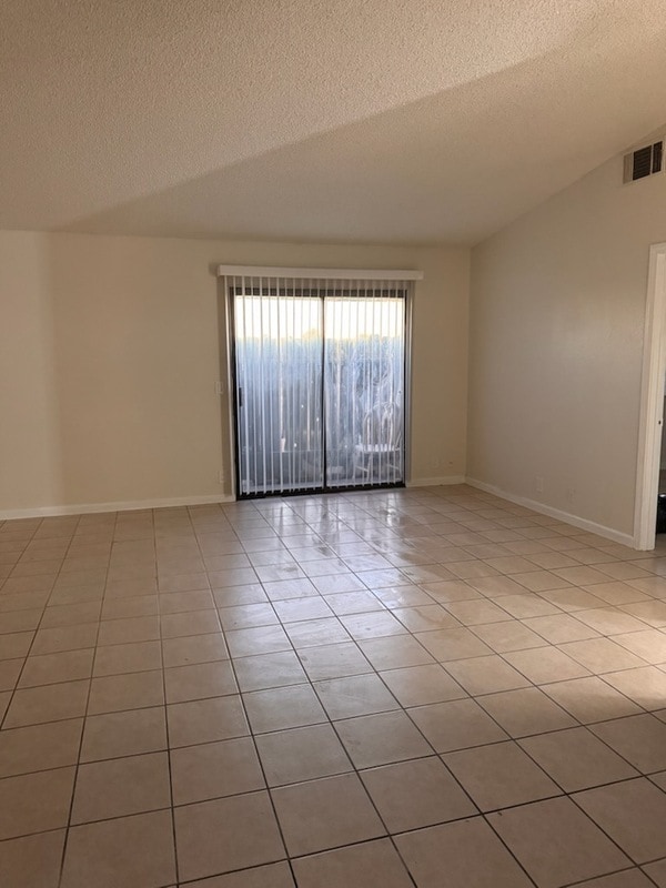 Building Photo - 13584 Yakima Rd