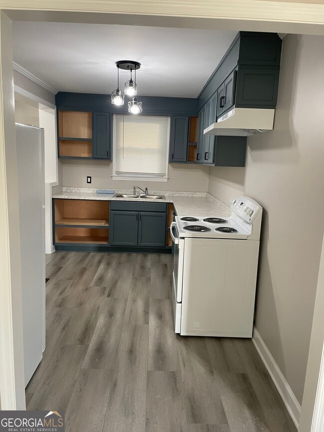 Building Photo - 1112 N Beddingfield Dr