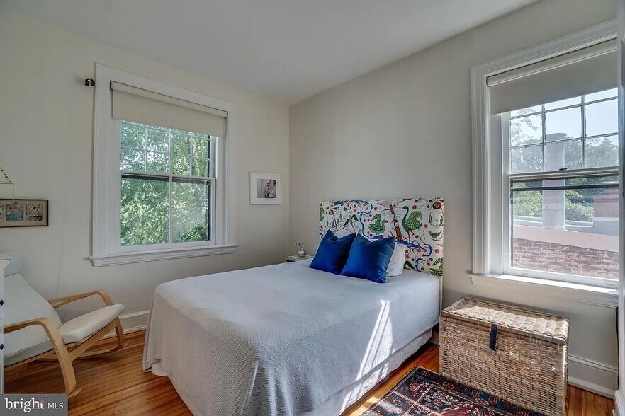 Building Photo - 3014 Dent Pl NW