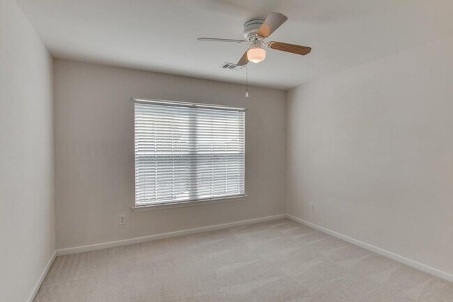 Building Photo - 1510 Chestnut Springs Rd