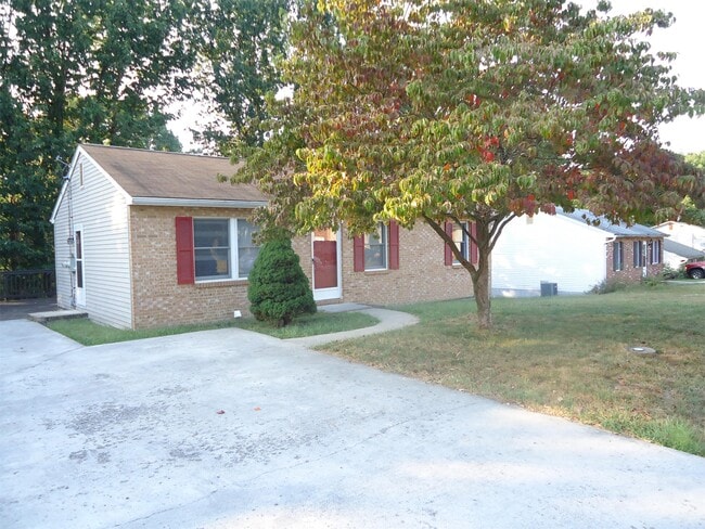 Primary Photo - 163 Country Park Dr