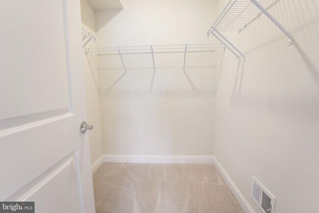 Building Photo - 2056 Alder Ln