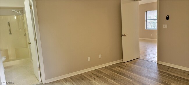 Building Photo - 1209 SE 23rd Pl