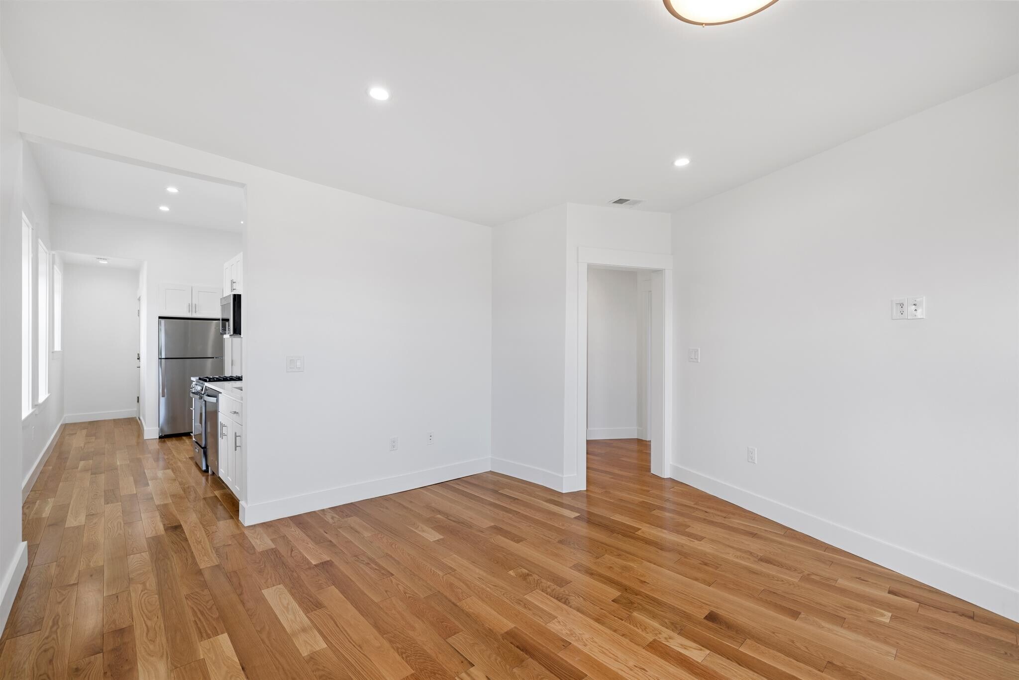 Building Photo - 401 Columbia St