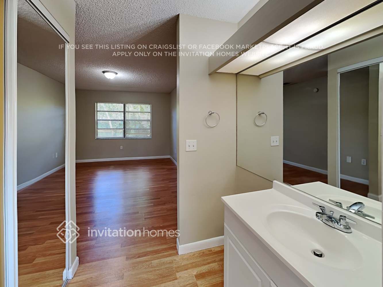 Building Photo - 13641 Newport Manor