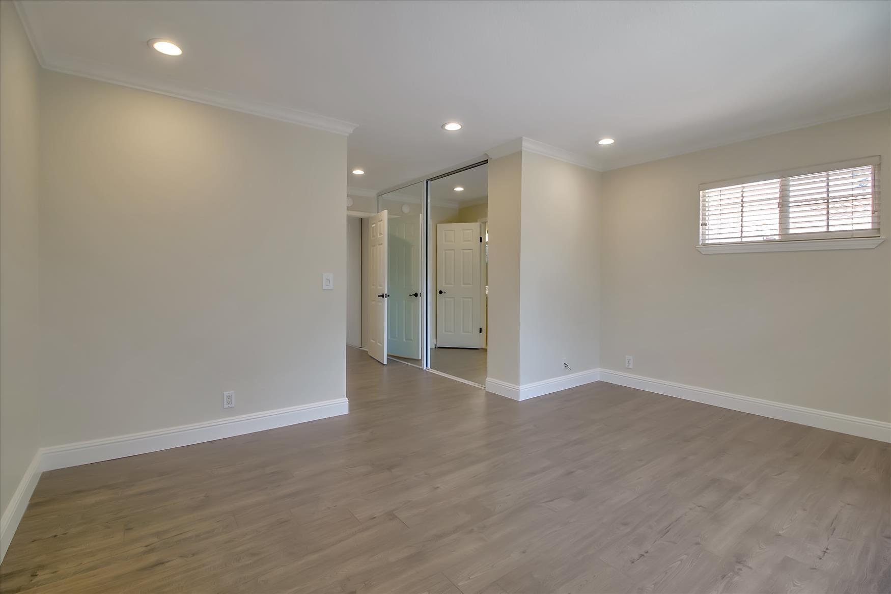 Building Photo - 6738 Tannahill Dr