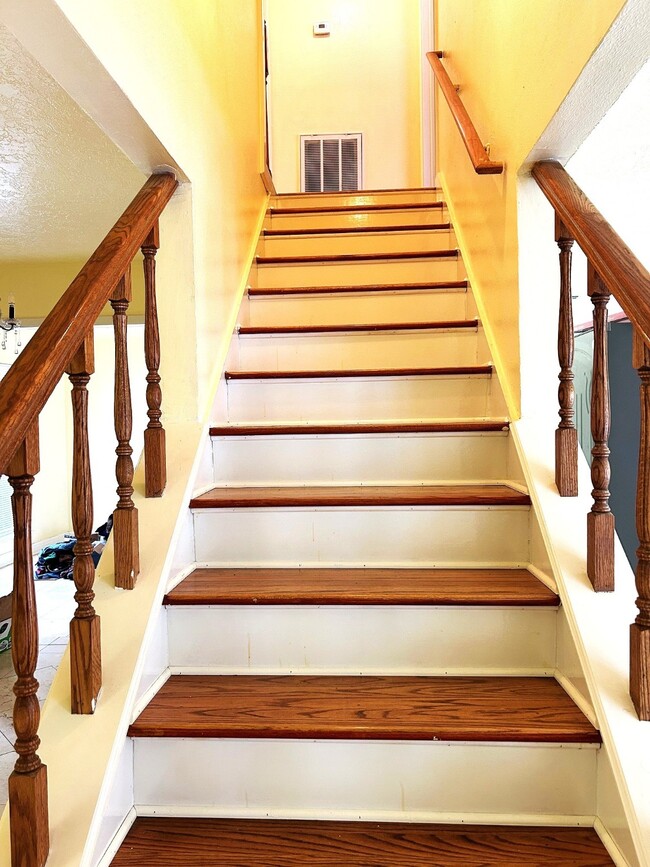 Building Photo - 3123 Village Woods Dr