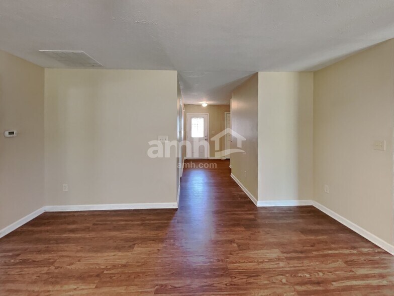 Building Photo - 5904 Jackie Ln