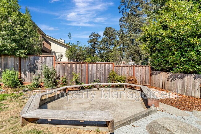 Building Photo - 417 Belle Monti Ct