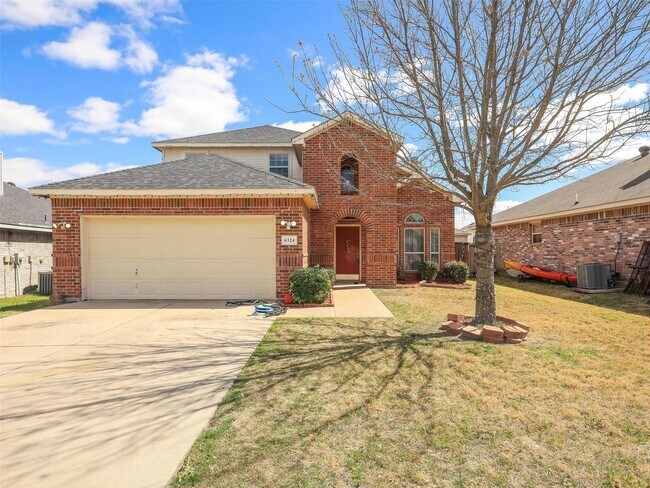 Building Photo - Charming Updated Home – 3BR, 2.5BA with Fi...