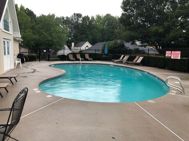 Building Photo - 150 Blue Heron Ln