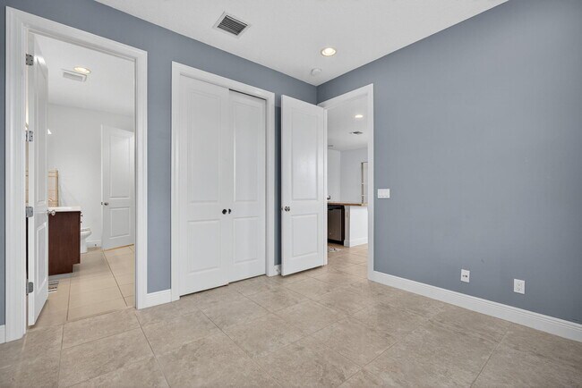 Building Photo - 4029 Faraday Wy