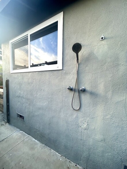 Building Photo - 1217 El Dorado Ave