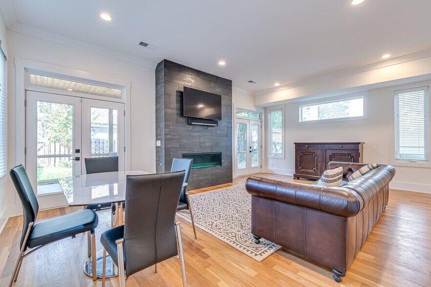 Building Photo - 1611B Cahal Ave