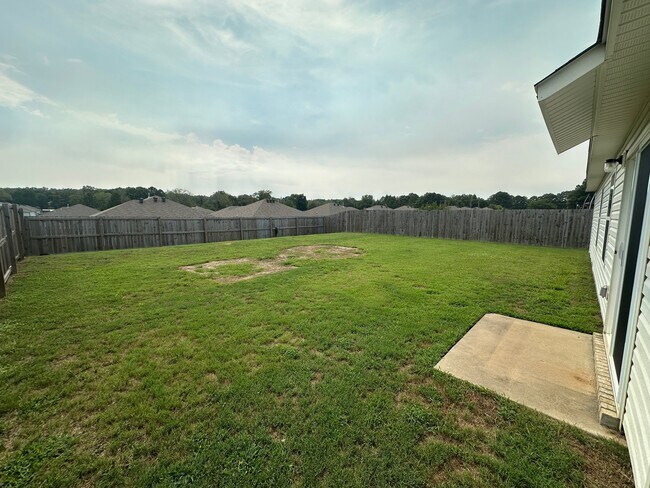 Building Photo - 20 Summer Breeze Rd