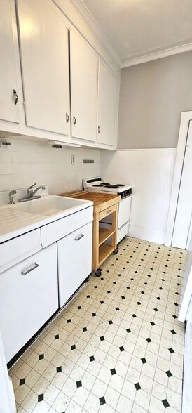 Building Photo - 234 Pearl St