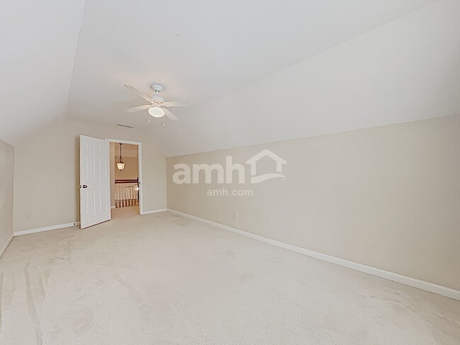 Building Photo - 2116 Benchmark Dr SW