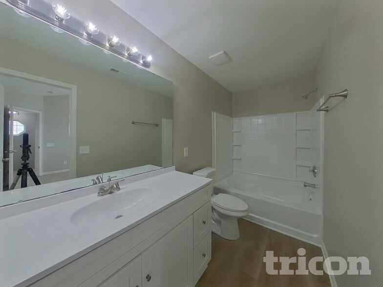 Building Photo - 1305 Peach Park Ln