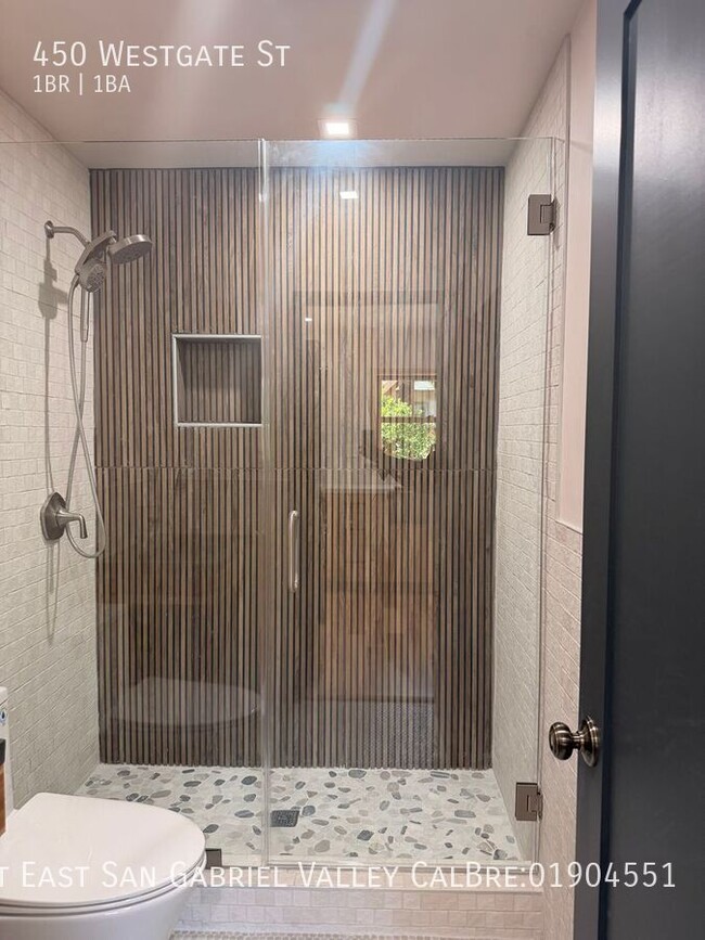 Building Photo - 450 Westgate St