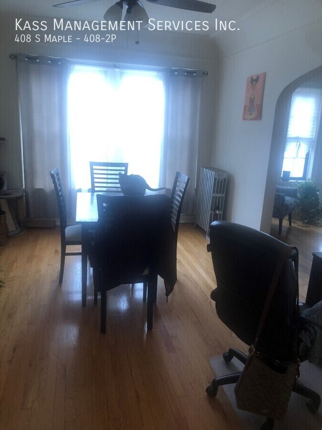 Building Photo - 408 S Maple Ave