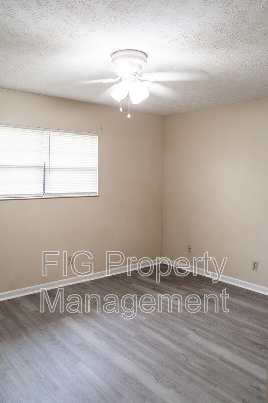 Building Photo - 1808 Lively Rd