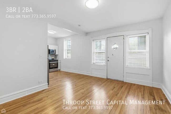 Building Photo - 6134 S Vernon Ave