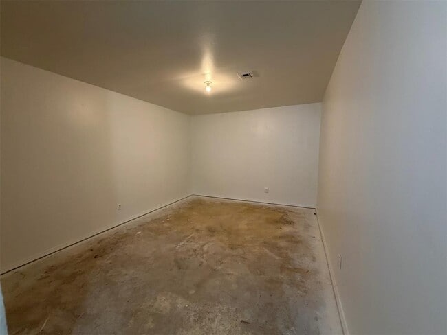 Building Photo - 6505 Cherokee Dr