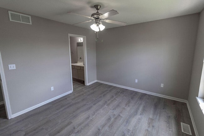 Building Photo - 3927 Snowy Owl Dr