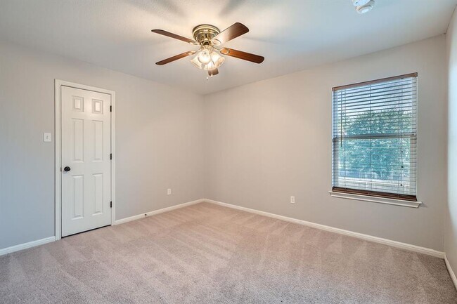 Building Photo - 170 Wildhorse Creek