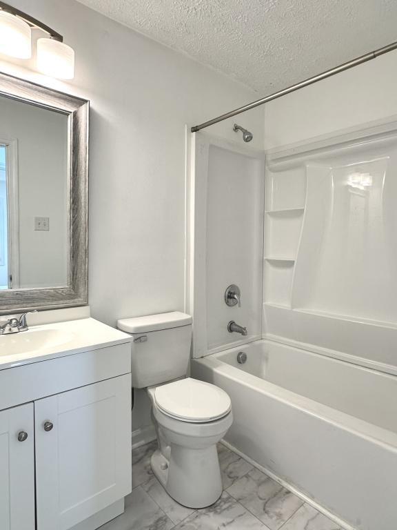 Building Photo - 627 Burgoyne Dr