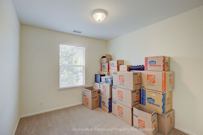 Building Photo - Evolve Real Estate: Beautiful Corner Townhome Available for Move-in on July 21st!