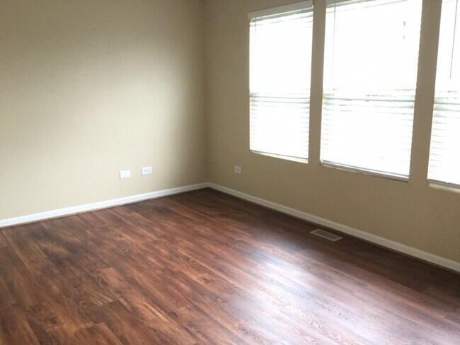 Building Photo - 3615 Timberlake Dr