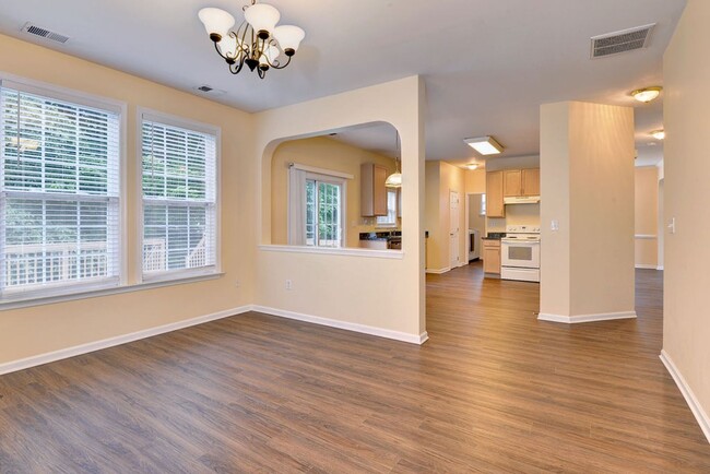 Building Photo - Spacious Home in York County