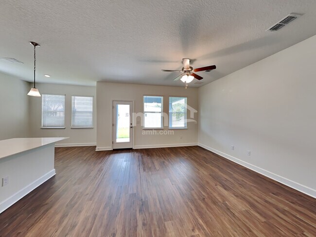 Building Photo - 1135 Walden Pond Dr