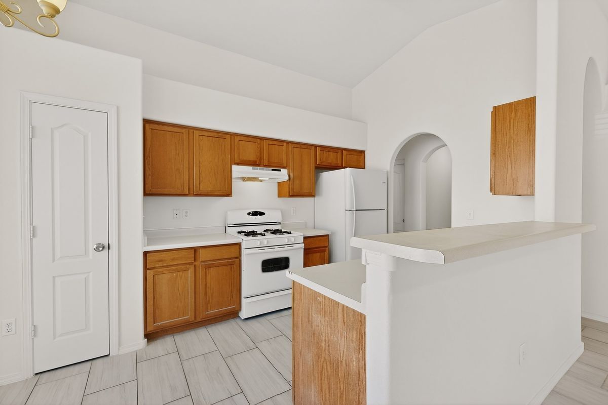 Building Photo - 3305 Tin Cup Rd