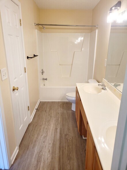 Building Photo - 10920 Kinston Ridge Pl
