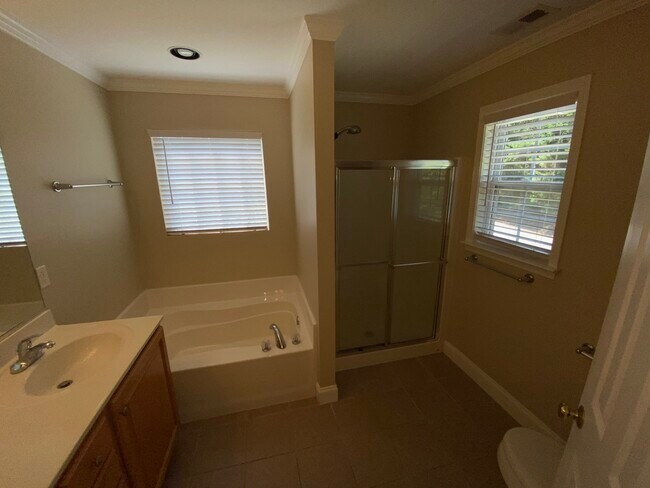 Building Photo - 100 Savannah Meadows Dr