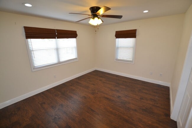 Building Photo - Newly remodeled, 3 bedroom, 2 bath home near Southern University loaded with amenities!