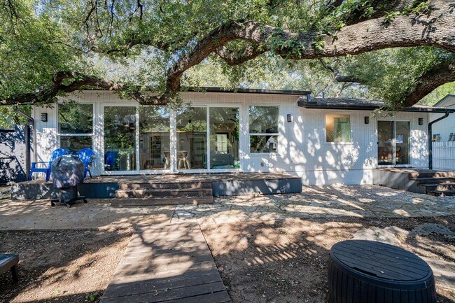 Building Photo - 12225 Wallingstone Ln