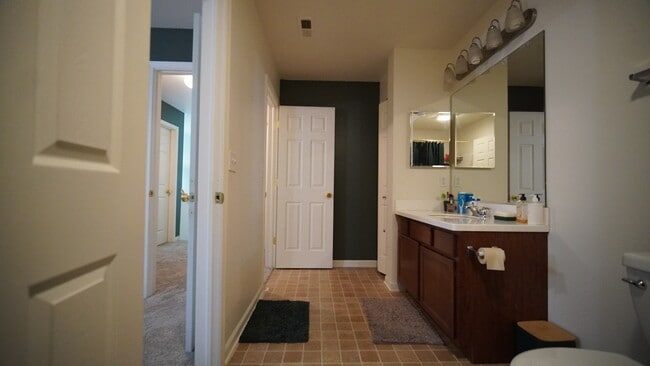 Building Photo - 1453 Carlisle Ln