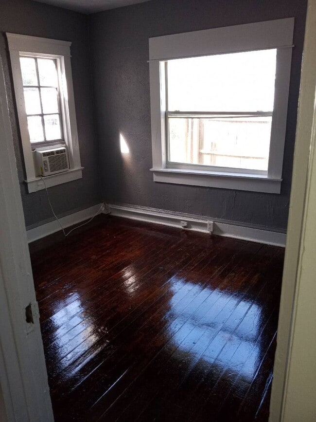 Building Photo - 314 Cottrill St