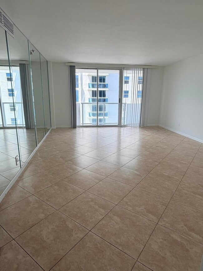 Building Photo - 9195 Collins Ave