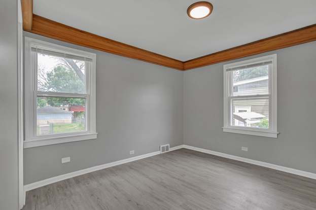 Building Photo - 8837 S Talman Ave