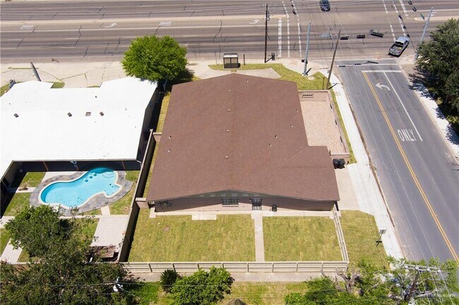 Building Photo - 612 N Ware Rd
