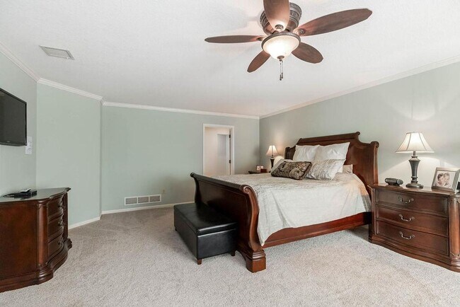 Building Photo - {5801} Spacious 2 Story Home in highly des...
