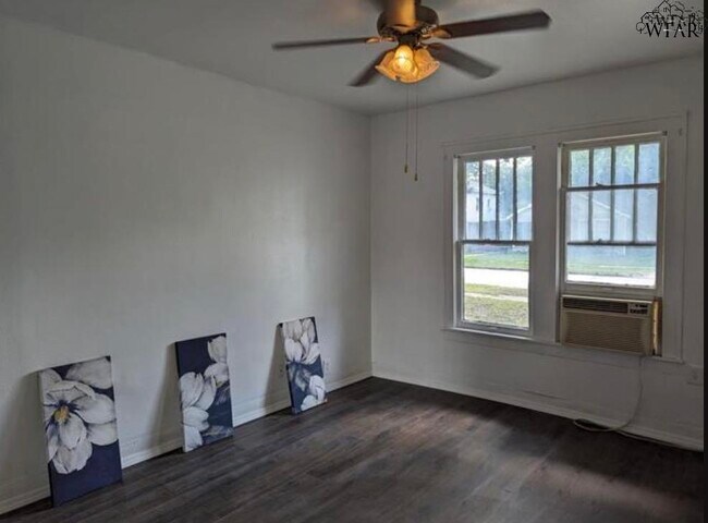 Building Photo - 1805 Tilden St
