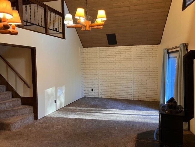 Building Photo - 2 Level cabin in a quiet wooded neighborhood