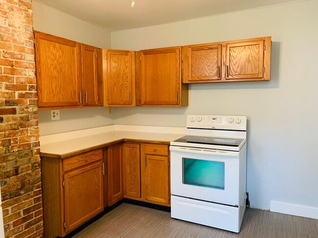 Building Photo - 33 O&#39;Brion St.